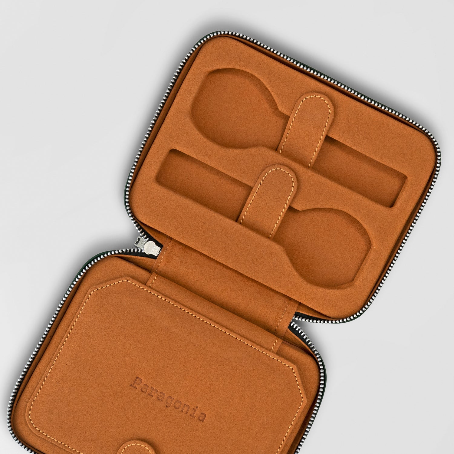 Slim Traveler 4 – Green/Camel