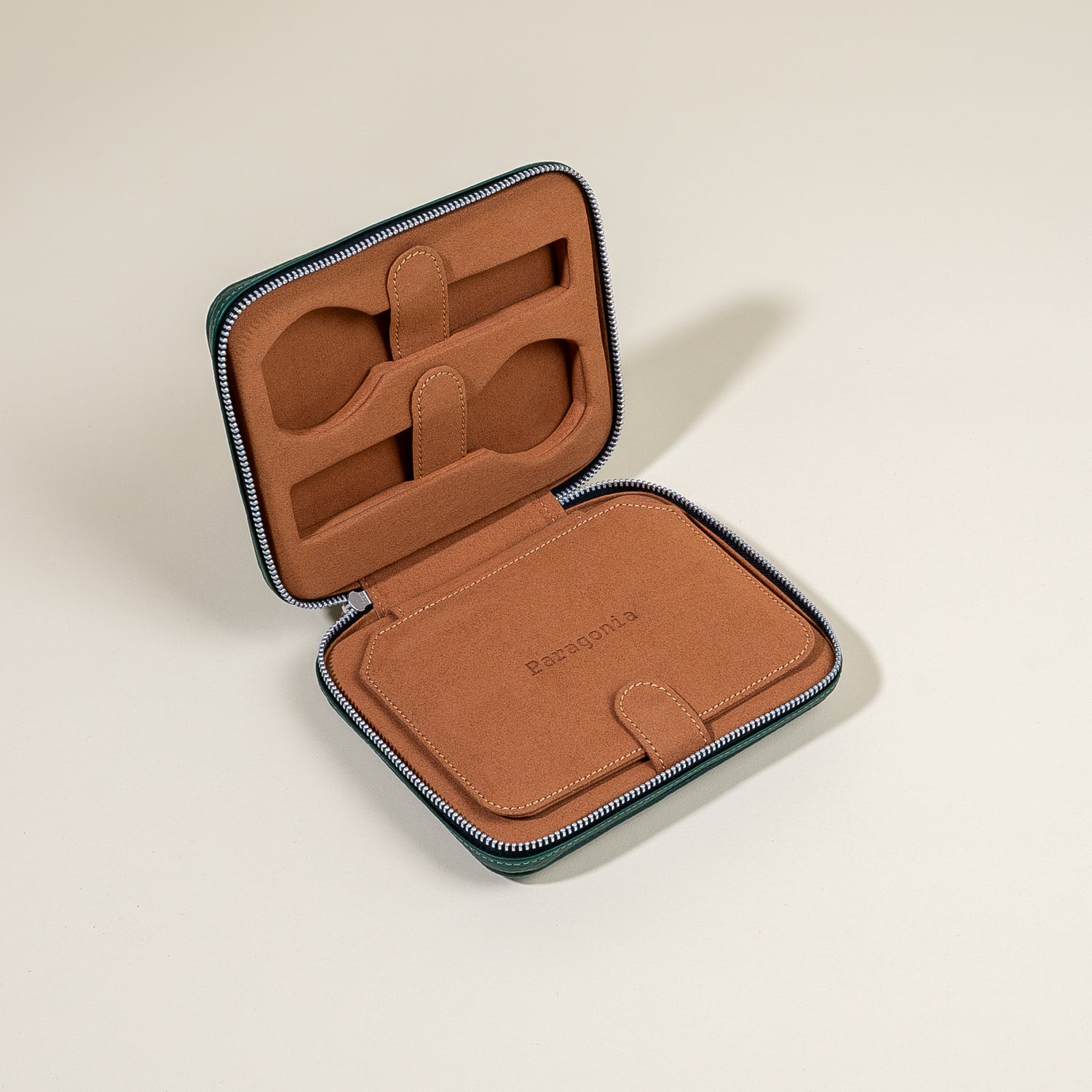 Slim Traveler 4 – Green / Camel