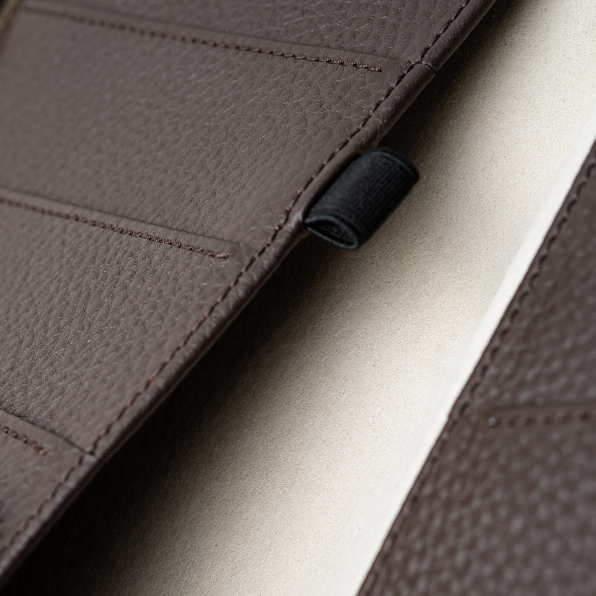 Lifestyle Travel Wallet - Brown/Cream