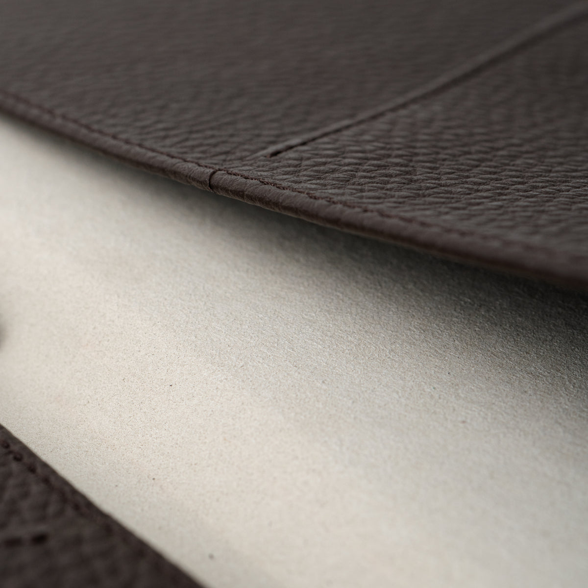 Lifestyle Travel Wallet - Brown/Cream