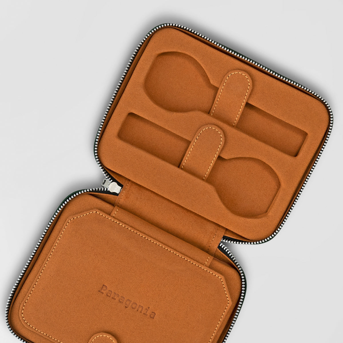Slim Traveler 4 – Green/Camel