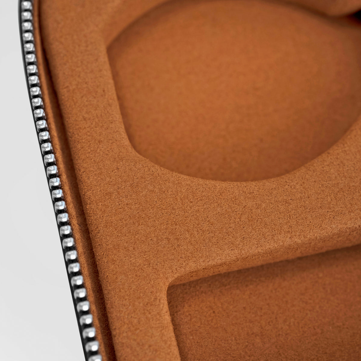 Slim Traveler 4 – Green/Camel